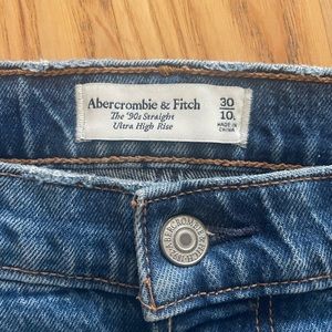 Abercrombie 90’s straight ultra high rise jeans